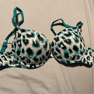Pink Victoria’s Secret wear everywhere push up bra 34B aqua/white leopard print